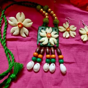 SUILI CLAY NECKLACE